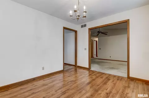 412 Violet Rdg, Chatham, IL 62629 photo 16