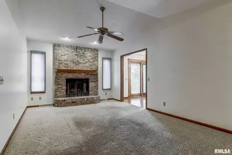 412 Violet Rdg, Chatham, IL 62629 photo 5