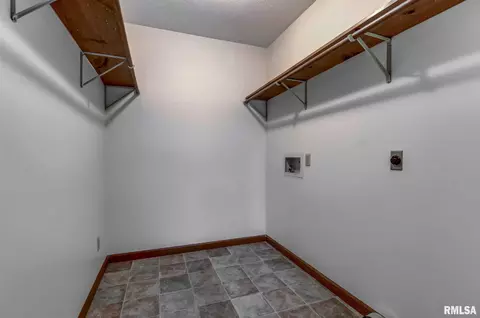 412 Violet Rdg, Chatham, IL 62629 photo 28