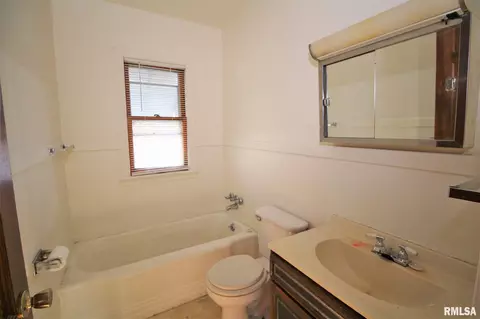 2476 S 11th St, Springfield, IL 62703 photo 21