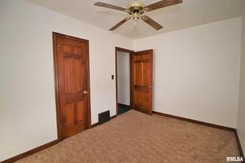 2476 S 11th St, Springfield, IL 62703 photo 24