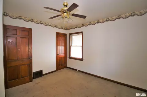 2476 S 11th St, Springfield, IL 62703 photo 18