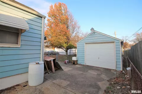 2476 S 11th St, Springfield, IL 62703 photo 25