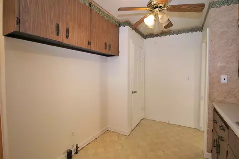 2476 S 11th St, Springfield, IL 62703 photo 15
