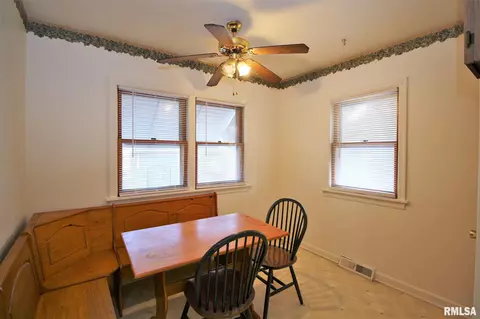 2476 S 11th St, Springfield, IL 62703 photo 11