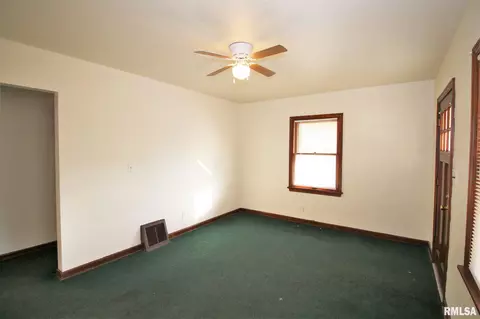 2476 S 11th St, Springfield, IL 62703 photo 7