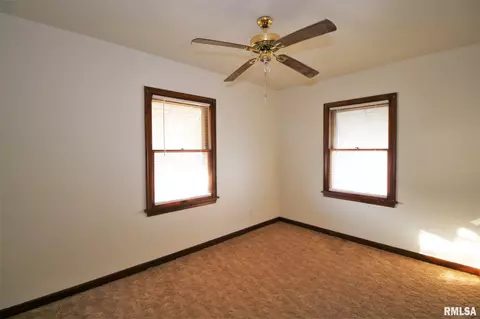 2476 S 11th St, Springfield, IL 62703 photo 22