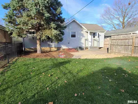 310 E Chestnut St, Chatham, IL 62629 photo 14