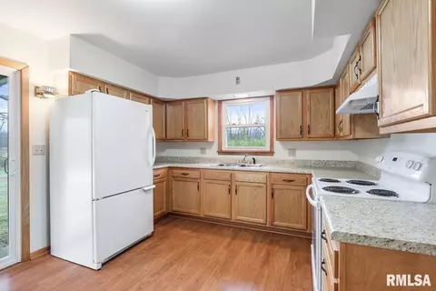 602 S Koke Mill Rd, Springfield, IL 62711 photo 6
