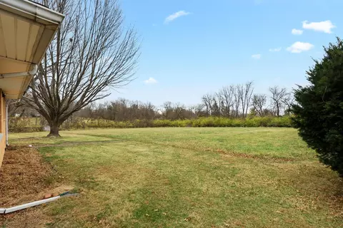602 S Koke Mill Rd, Springfield, IL 62711 photo 16