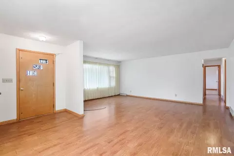 602 S Koke Mill Rd, Springfield, IL 62711 photo 4