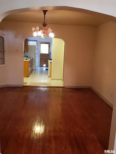 2139 S 4th St, Springfield, IL 62703 photo 4