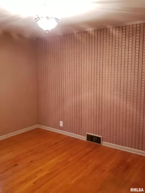 2139 S 4th St, Springfield, IL 62703 photo 10