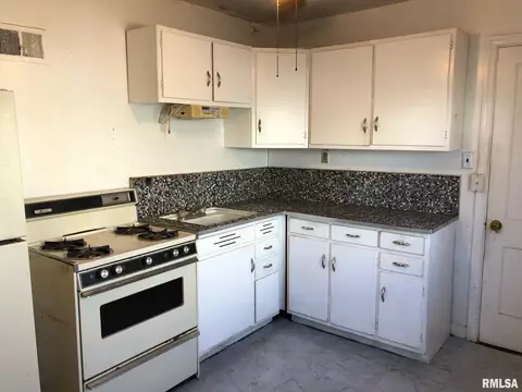 3021 S 3rd St, Springfield, IL 62703 photo 7