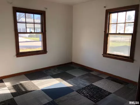 3021 S 3rd St, Springfield, IL 62703 photo 8