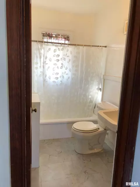 3021 S 3rd St, Springfield, IL 62703 photo 12