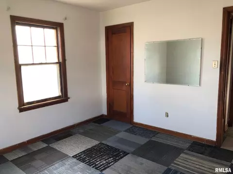 3021 S 3rd St, Springfield, IL 62703 photo 9