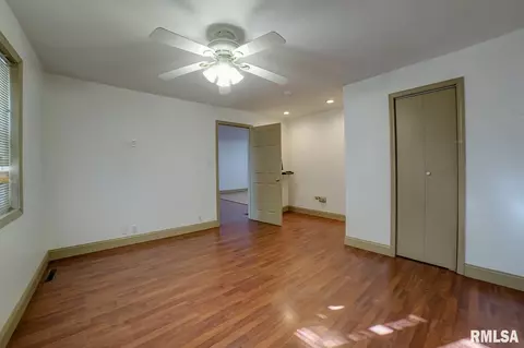 405 Elm St, Thayer, IL 62689 photo 16