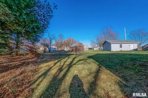 405 Elm St, Thayer, IL 62689 photo 36