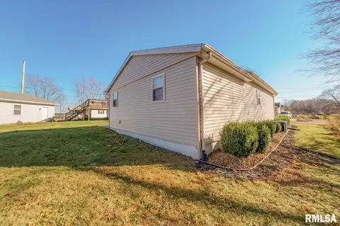 405 Elm St, Thayer, IL 62689 photo 37