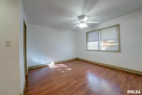 405 Elm St, Thayer, IL 62689 photo 18