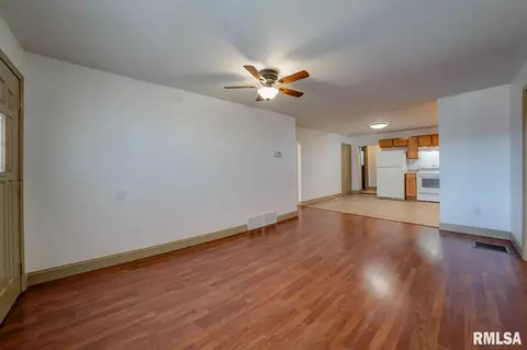 405 Elm St, Thayer, IL 62689 photo 24