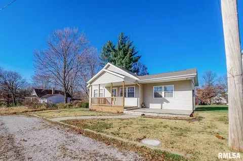 405 Elm St, Thayer, IL 62689 photo 2