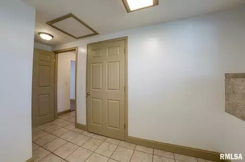 405 Elm St, Thayer, IL 62689 photo 9