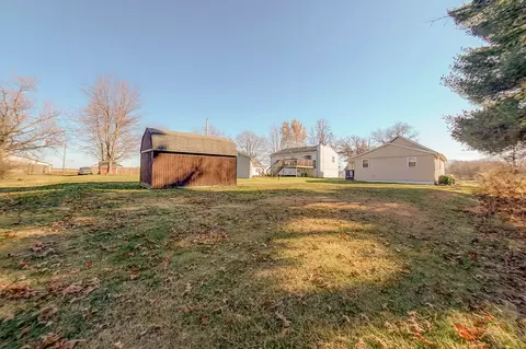 405 Elm St, Thayer, IL 62689 photo 39