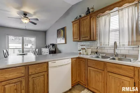 3005 Dunwich St, Springfield, IL 62702 photo 8