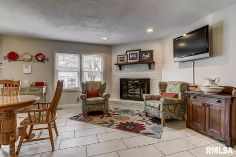 3554 Sherman St, Springfield, IL 62703 photo 9