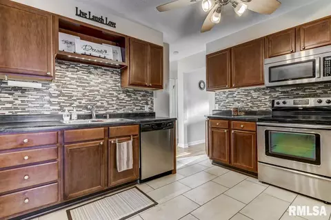 3554 Sherman St, Springfield, IL 62703 photo 5