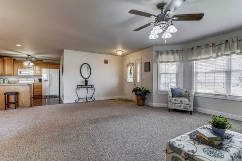 638 Williamson Ave, Chatham, IL 62629 photo 4