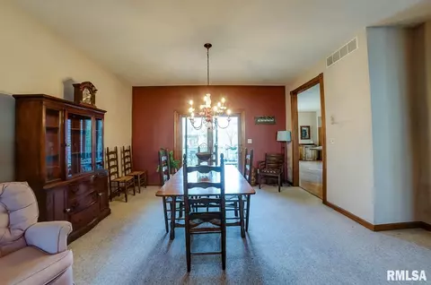 1420 James St, Springfield, IL 62703 photo 8