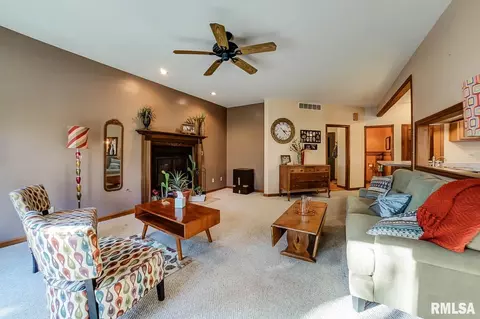 1420 James St, Springfield, IL 62703 photo 20