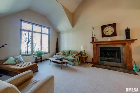 1420 James St, Springfield, IL 62703 photo 4