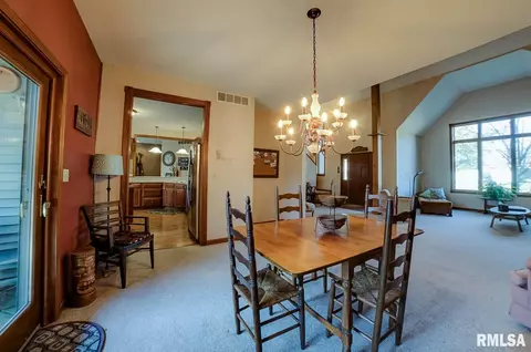 1420 James St, Springfield, IL 62703 photo 9