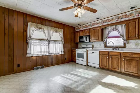 2202 E Grandview Ave, Springfield, IL 62702 photo 8
