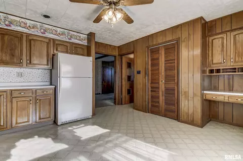 2202 E Grandview Ave, Springfield, IL 62702 photo 9