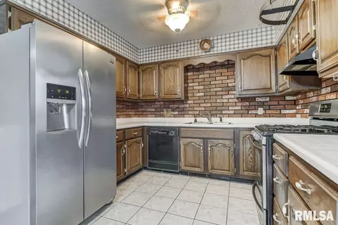 2125 Scarbrough Rd, Springfield, IL 62702 photo 18