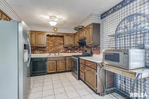 2125 Scarbrough Rd, Springfield, IL 62702 photo 17
