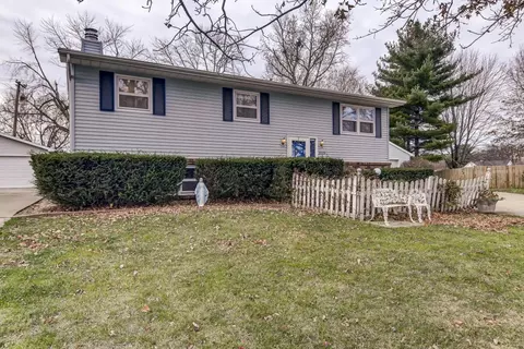 2125 Scarbrough Rd, Springfield, IL 62702 photo 2