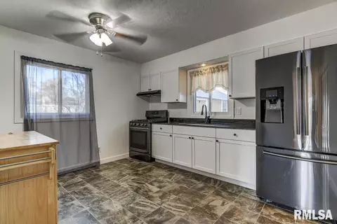 1730 Fairmont Dr, Springfield, IL 62702 photo 7