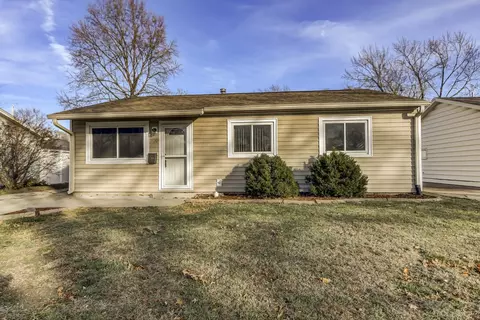 1730 Fairmont Dr, Springfield, IL 62702 photo 1
