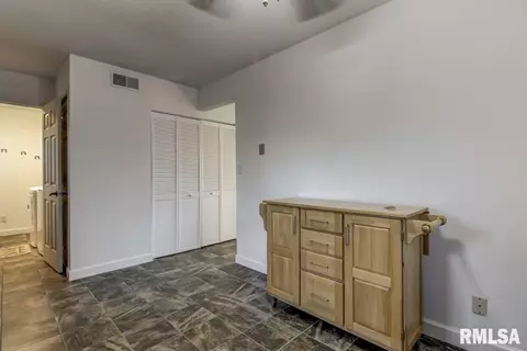 1730 Fairmont Dr, Springfield, IL 62702 photo 11