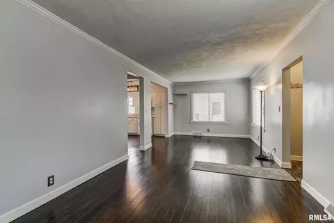 2057 N 6th St, Springfield, IL 62702 photo 8