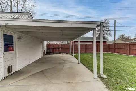 2057 N 6th St, Springfield, IL 62702 photo 33