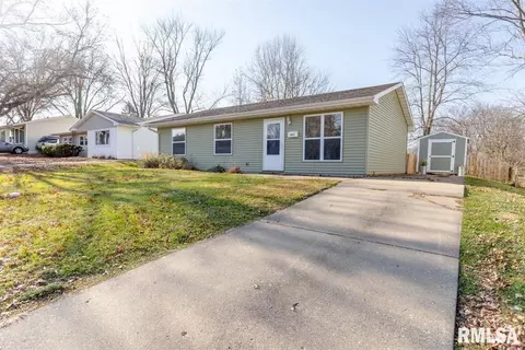 1411 Johnson Ln, Springfield, IL 62702 photo 4