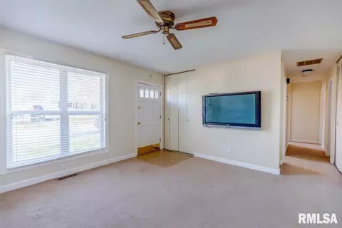 1411 Johnson Ln, Springfield, IL 62702 photo 8