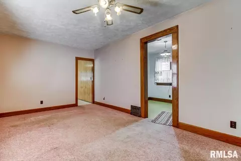 813 E Stanford Ave, Springfield, IL 62703 photo 4